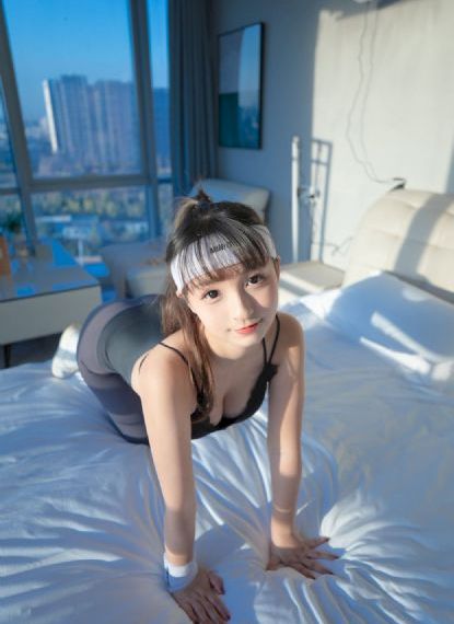 扶着她的腰狠狠挺进去_免费在线观看